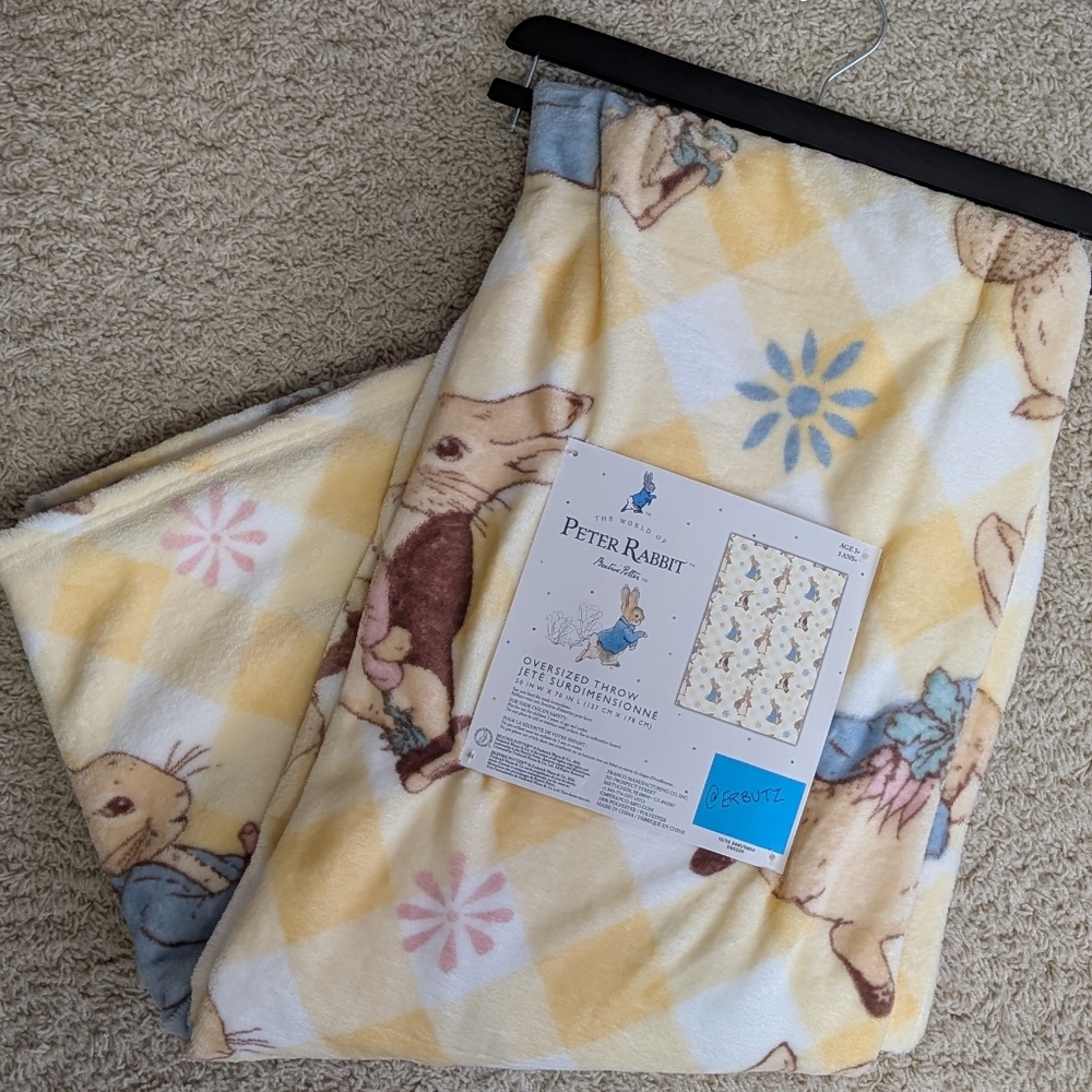 ❌SOLD❌Beatrix Potter Peter Rabbit Oversized Plush Throw, Gingham & Floral Design - Picture 1 of 6